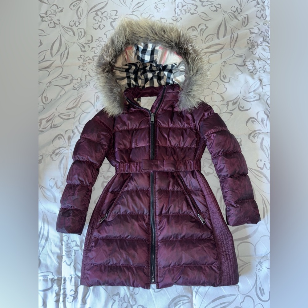 100% AUTH Burberry Girls Janie Burgundy Fox Hood Bow Belt Puffer Jacket. Size 6Y